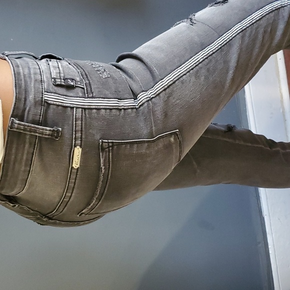 Kancan woman's gray black distressed crop stretch jeans size 27 - Picture 7 of 16